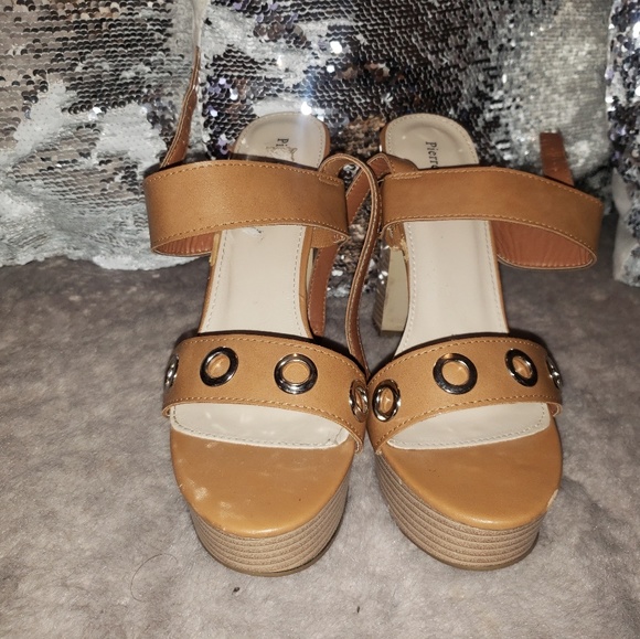 Heels - Picture 2 of 2